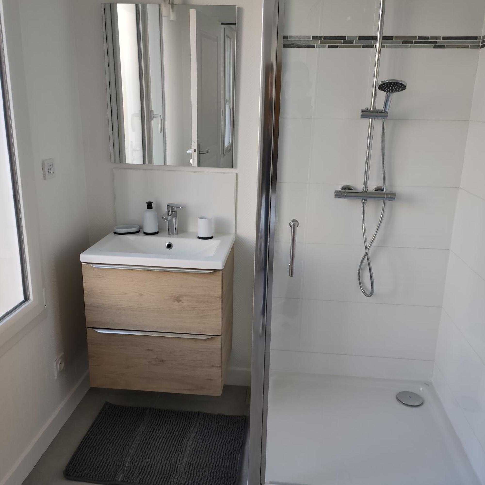 Appartement Cosy Avec Place De Parking Privee لو مان المظهر الخارجي الصورة
